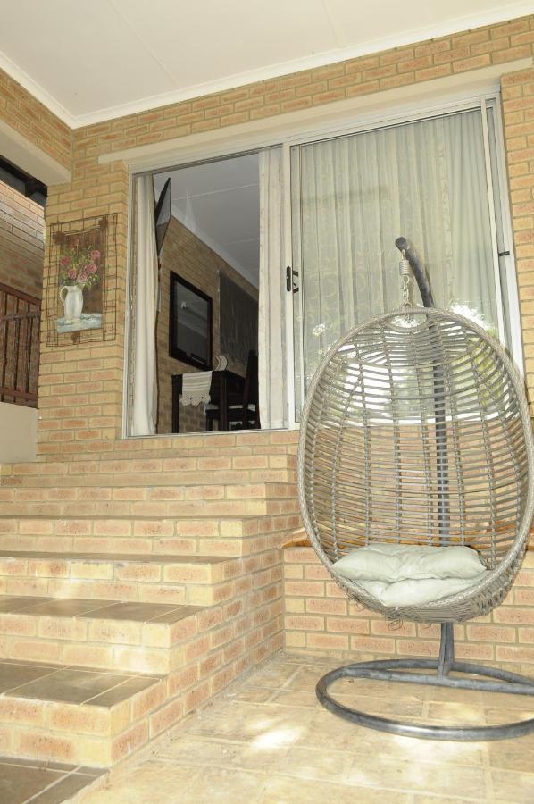 @Home Guest House Rustenburg Exterior foto